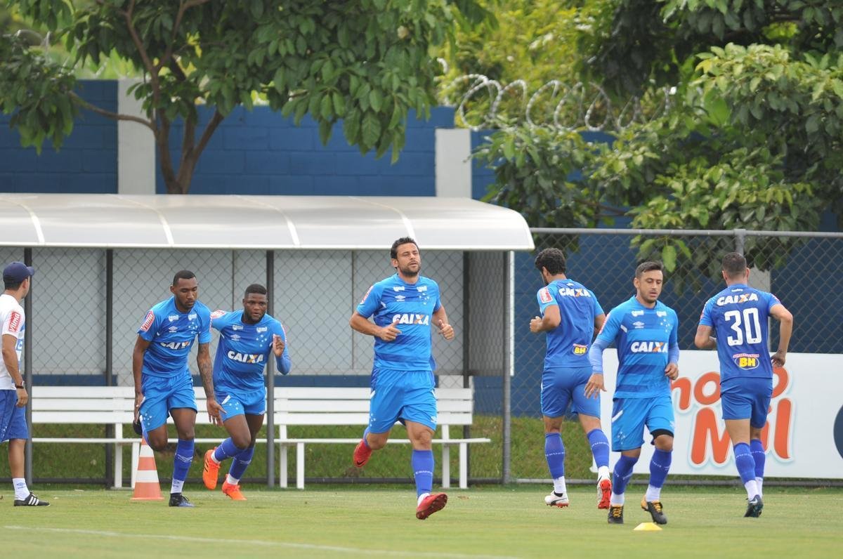 Fotos do ltimo treino do Cruzeiro antes de enfrentar a Caldense (Alexandre Guzanshe/EM D.A Press)