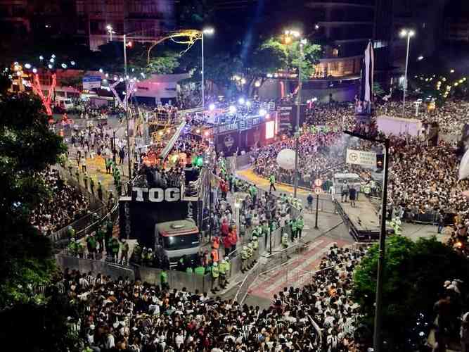 Praça Sete, no Centro de BH, tomada por atleticanos na festa do título brasileiro