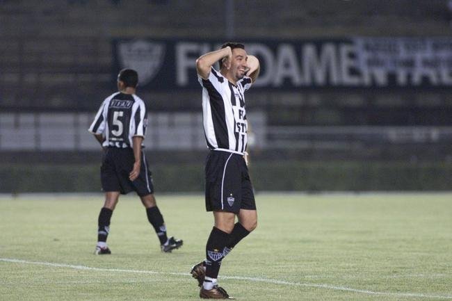 Guilherme marcou hat-tricks pelo Atltico nas Copas do Brasil de 2001 e 2003