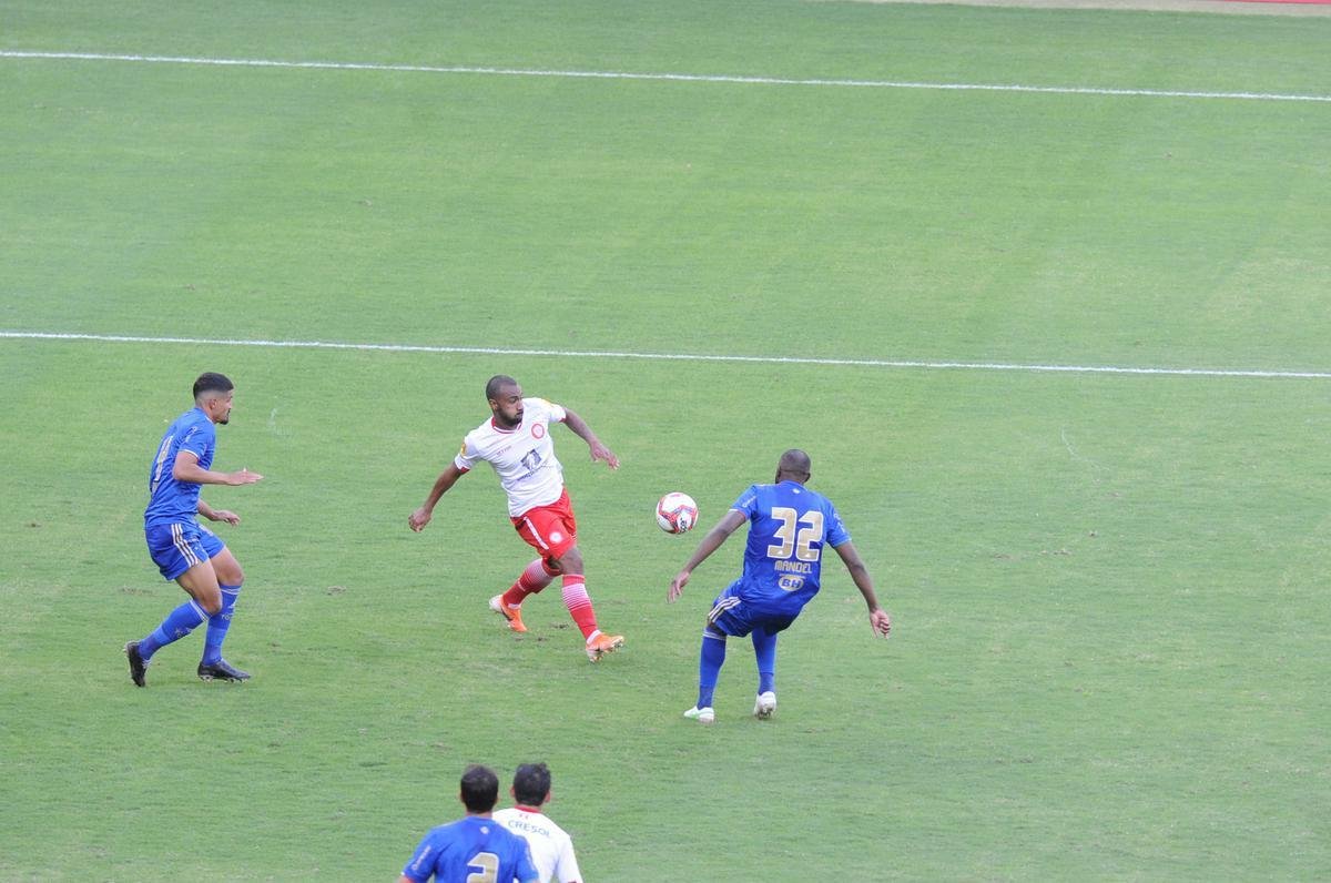 Fotos do empate por 0 a 0 entre Cruzeiro e Tombense, no Mineiro, em Belo Horizonte, pela sexta rodada do Campeonato Mineiro de 2021. Goleiro cruzeirense Fbio pegou um pnalti cobrado por Paulinho Dias e evitou o revs.