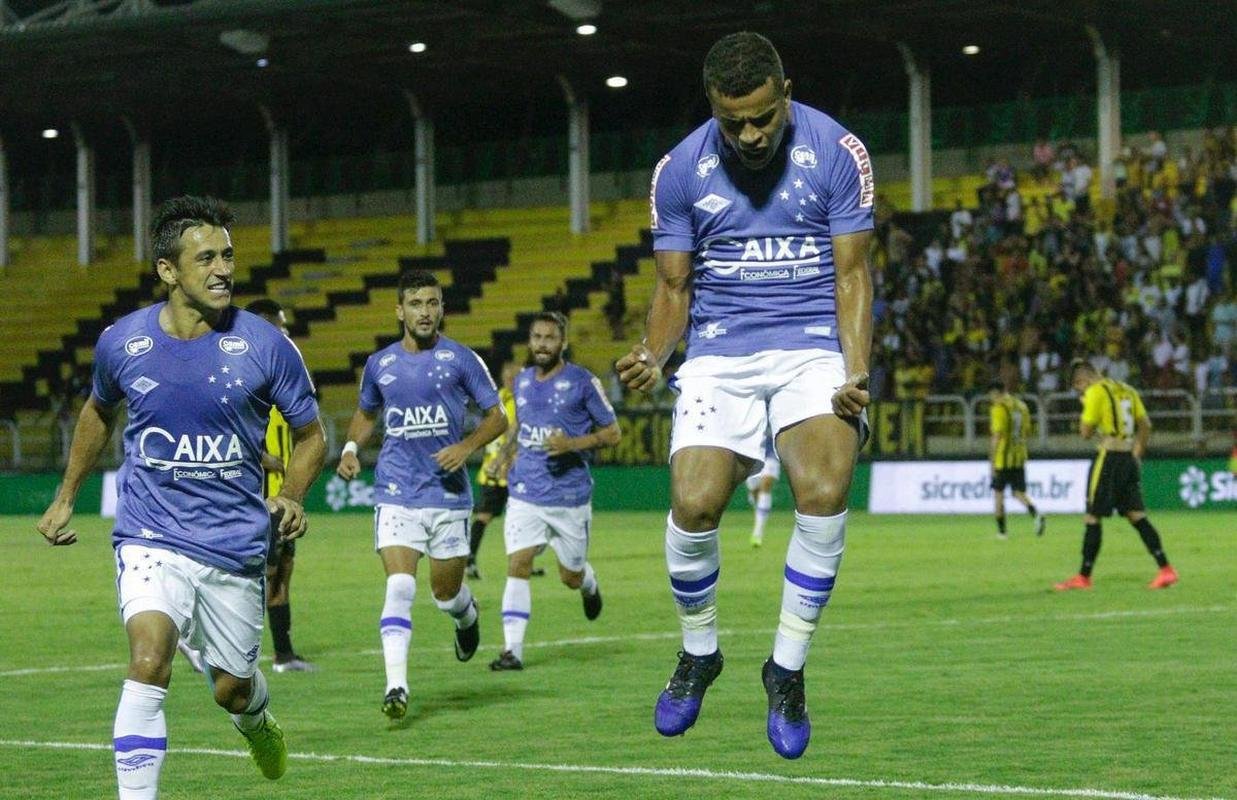 2017 - Na primeira fase, o Cruzeiro bateu o Volta Redonda em jogo nico, por 2 a 1, fora de casa, e se classificou.