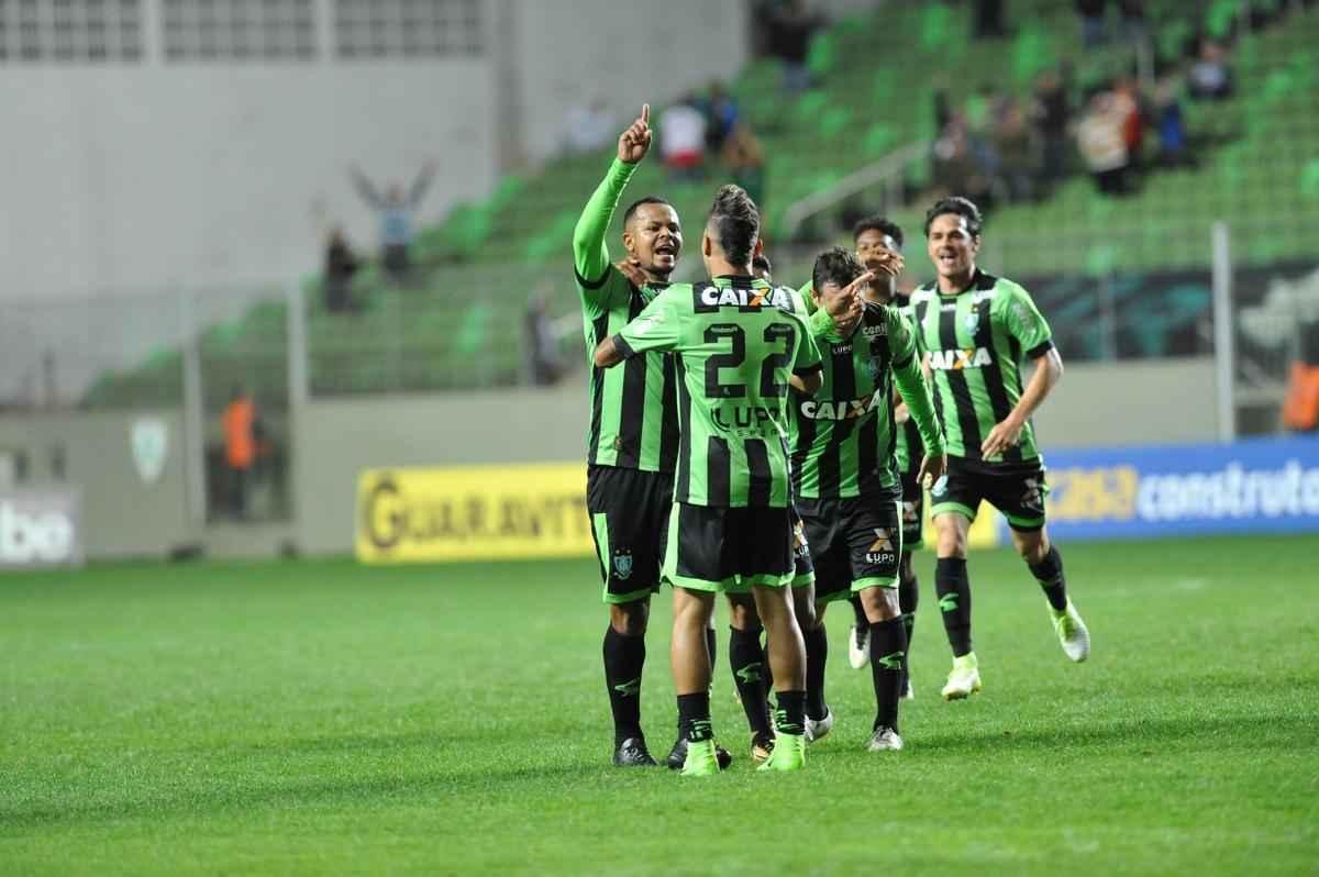 Amrica e Londrina se enfrentaram no Independncia, pela 18 rodada da Srie B do Brasileiro