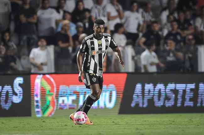 Santos x Atlético-MG: gato preto invade gramado da Vila Belmiro durante jogo;  veja vídeo, santos