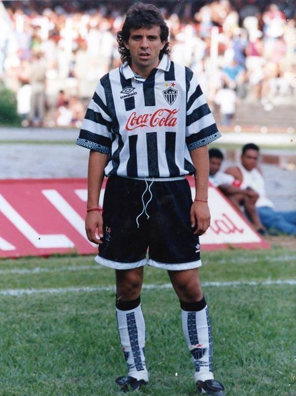 Fernando Rosa foi um lateral-esquerdo uruguaio que, pelo Atltico, teve uma passagem discreta, com apenas 7 jogos nas temporadas de 1993 e 94, sem marcar gols.