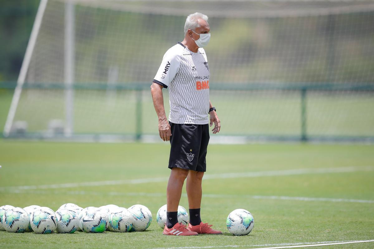 O auxiliar-técnico Éder Aleixo, integrante da comissão técnica fixa do |Atlético, testou positivo para a COVID-19 nesta sexta-feira, 20 de novembro