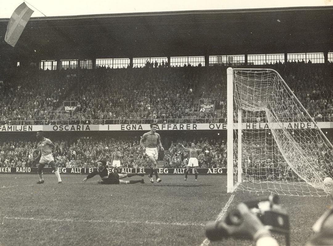 Brasil x Frana: gol de Pel