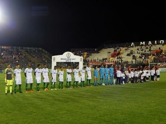 Imagens do jogo entre Brasil de Pelotas e América, no Bento de Freitas, pela 30ª rodada da Série B do Brasileiro