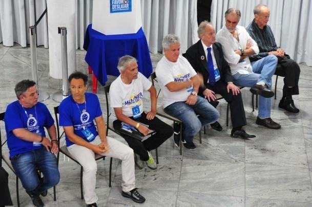 Wagner Pires de S venceu eleio com 235 votos e  o novo presidente do Cruzeiro. Ele comendar o clube no trinio 2018, 2019 e 2020. Srgio Santos Rodrigues, apoiado por Zez Perrella, ficou com 200 votos no pleito.