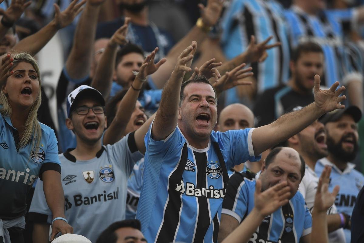 Grmio vence Lans de novo na Argentina e conquista o tri da Copa Libertadores