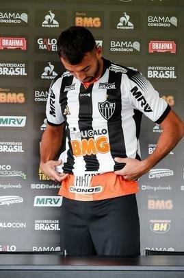 Ramón Martínez é apresentado pelo Atlético; veja fotos