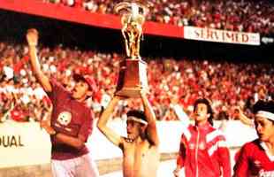 Internacional - 4 // 3 - Campeonatos Brasileiros (1975, 1976 e 1979) // 1 - Copa do Brasil (1992)