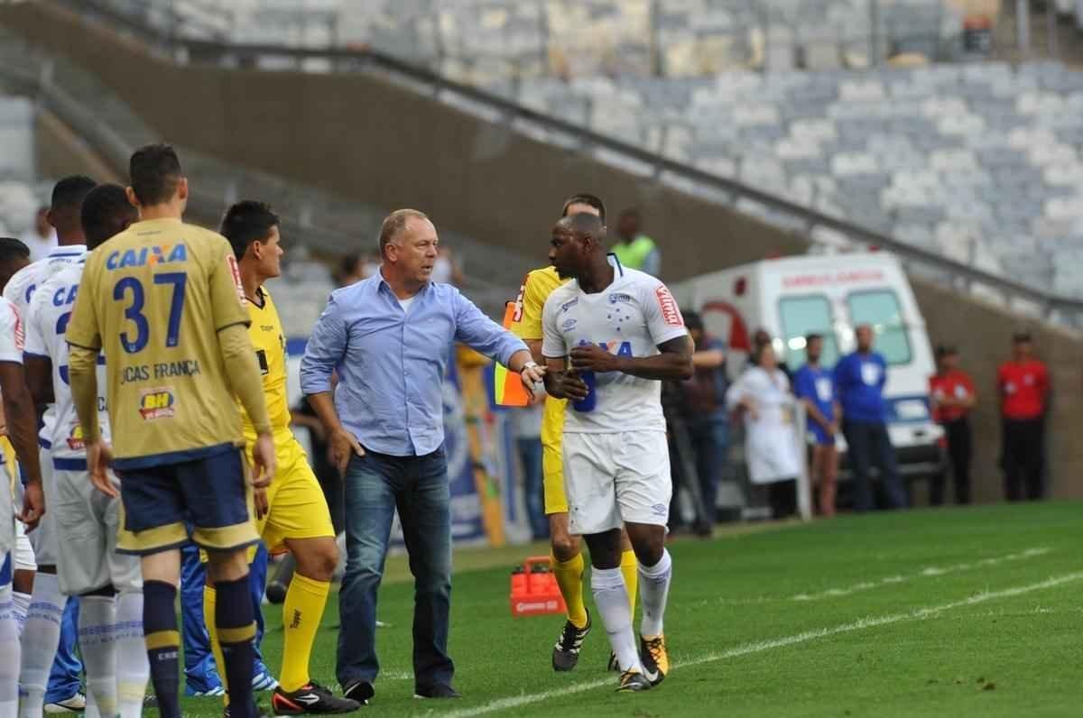 Imagens da partida entre Cruzeiro e Sport, duelo vlido pela 21 rodada da Srie A do Campeonato Brasileiro