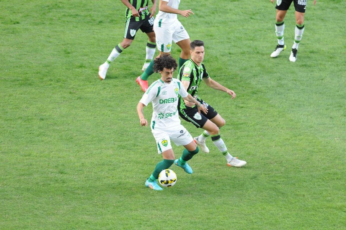 Amrica e Cuiab se enfrentaram, no Independncia, pela 9 rodada do Campeonato Brasileiro