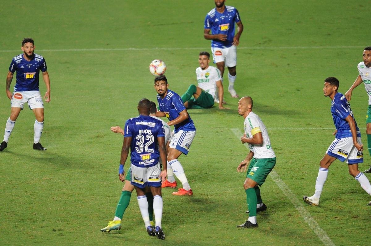 Fotos do jogo entre Cruzeiro e Cuiab, no Independncia, em Belo Horizonte, pela 32 rodada da Srie B do Campeonato Brasileiro