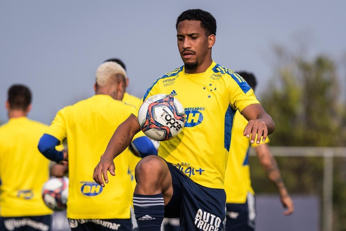 Fotos do treino do Cruzeiro na Toca da Raposa II nesta segunda-feira