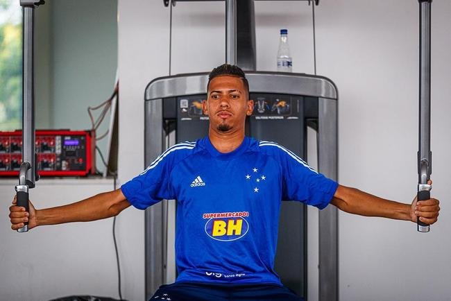 Weverton (lateral-direito) - vendido em janeiro de 2020 ao Bragantino, por 1 milho de dlares (R$4,6 milhes)