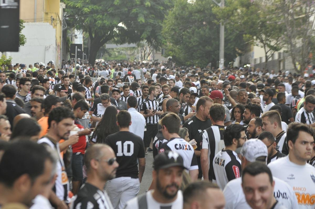 Torcida do Atltico compareceu em bom nmero ao Independncia para apoiar time diante do Danubio, pela Copa Libertadores