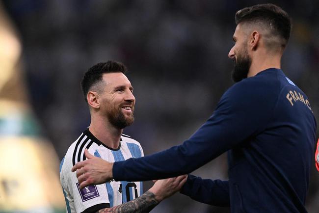 Entrada de Argentina e Frana no campo do Estdio Icnico de Lusail para a final da Copa do Mundo foi um espetculo  parte. Veja fotos do show de fogos, de luzes e da execuo dos hinos nacionais dos dois pases