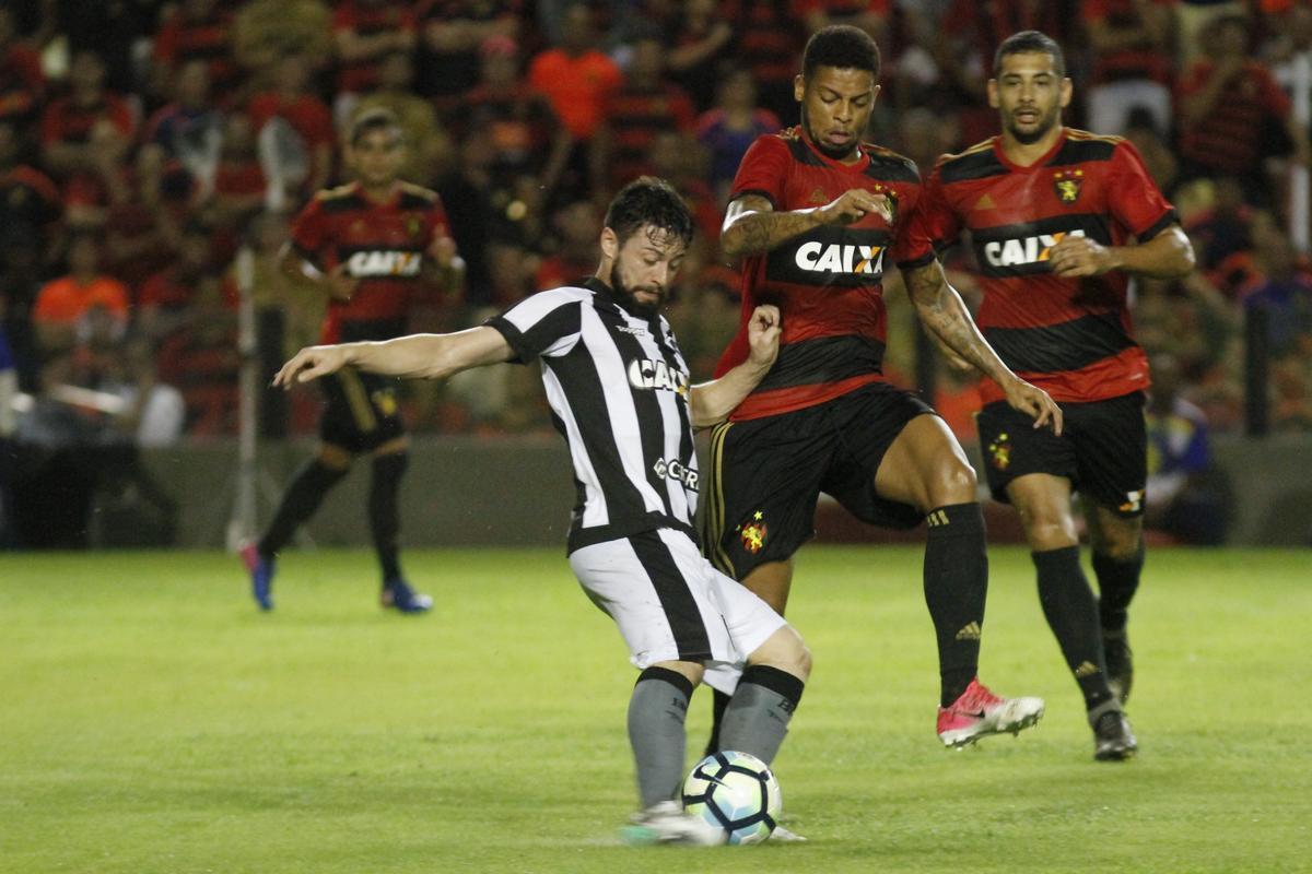 Em 2017, o Sport teve seu primeiro padrão apresentado oficialmente no dia 12 de maio. A equipe rubro-negra seguiu com o tradicional uniforme com linhas horizontais. Dessa vez, a camisa foi um resgate de 1987, edição do Campeonato Brasileiro em que o time foi campeão.