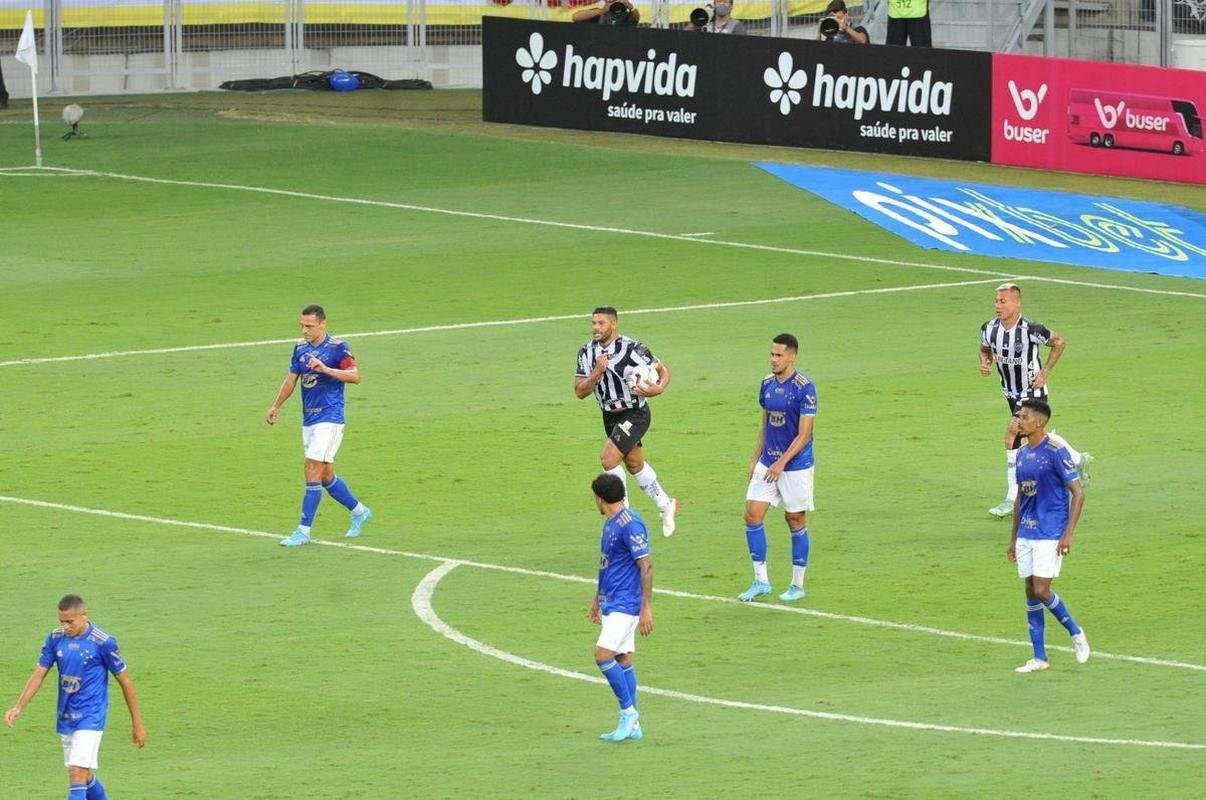 Fotos do clssico entre Atltico e Cruzeiro, no Mineiro