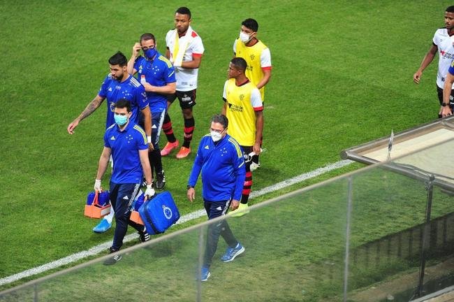 Fotos do duelo entre Cruzeiro e Vitria, no Independncia, em Belo Horizonte, pela 17 rodada da Srie B do Campeonato Brasileiro