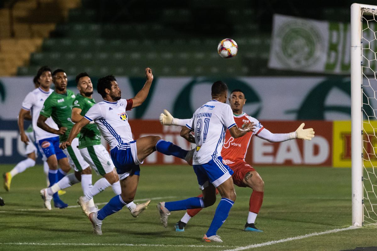 O Cruzeiro venceu o Guarani por 3 a 2, em 11 de agosto, no Brinco de Ouro, em Campinas, pela segunda rodada da Série B. Os gols foram marcados por Régis, Marcelo Moreno e Léo.
