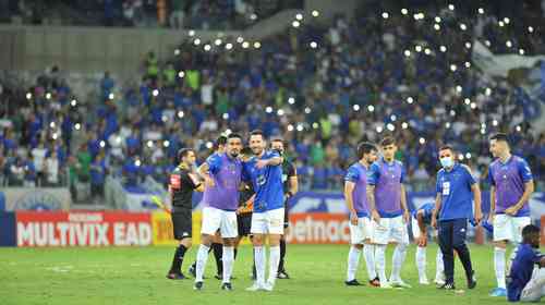 Ariel Cabral chega a 200 jogos no Cruzeiro e se despede com emoção da filha  no Mineirão: Ele merecia, cruzeiro