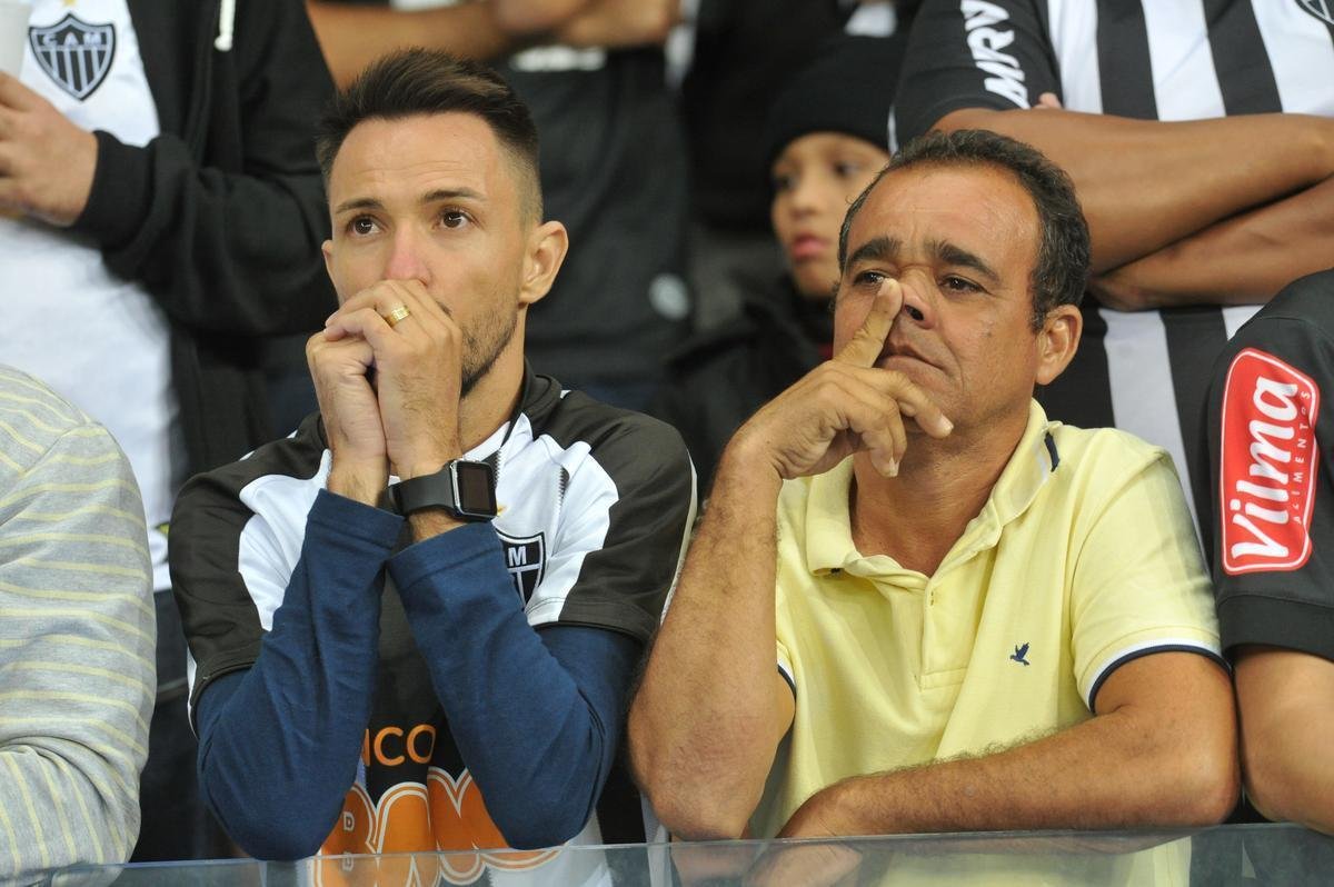 Torcedores do Atltico lotam as arquibancadas do Mineiro para acompanhar a partida vlida pelas quartas de final da Copa do Brasil