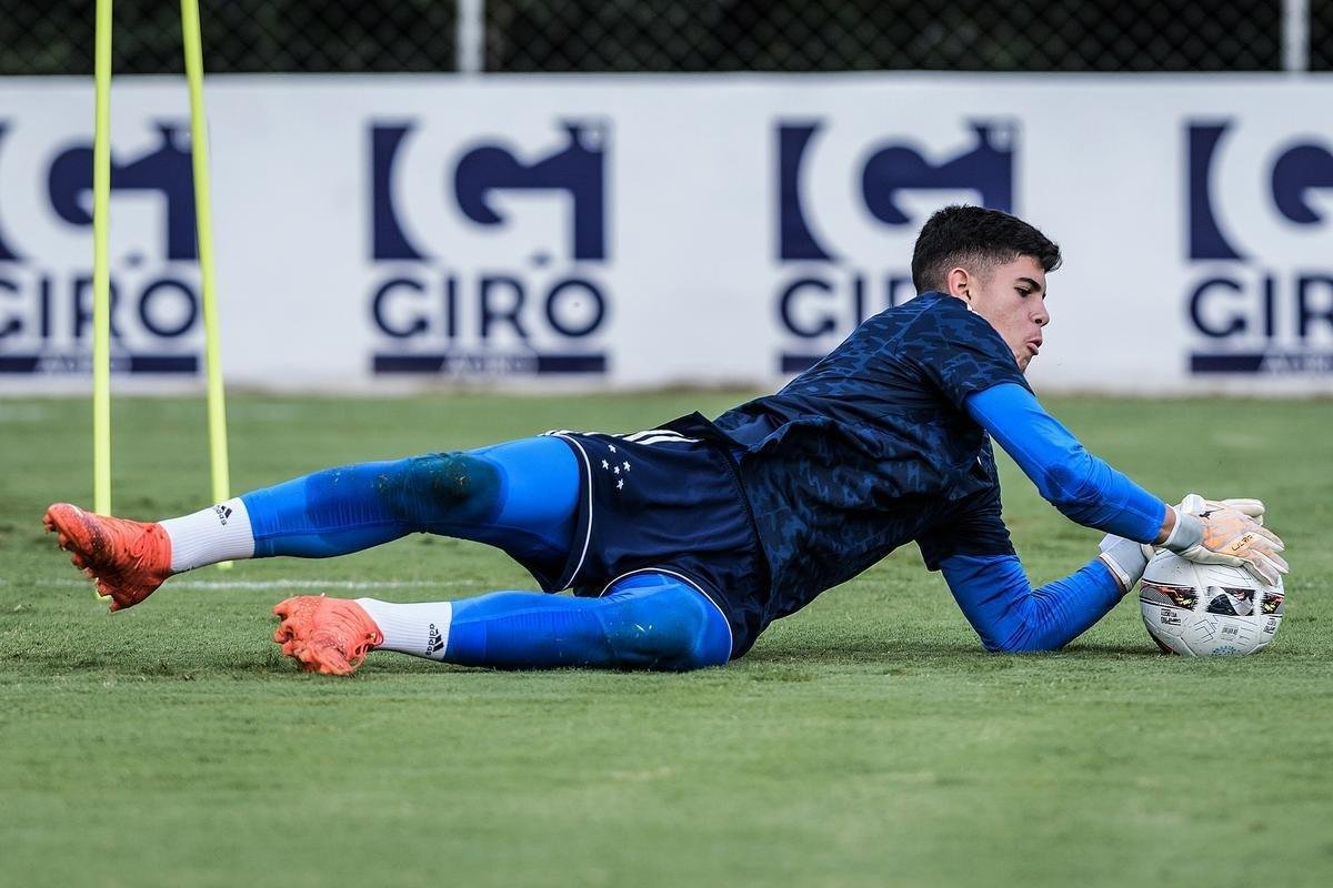 Imagens do treino do Cruzeiro nesta tera-feira (3 de janeiro), na Toca da Raposa II