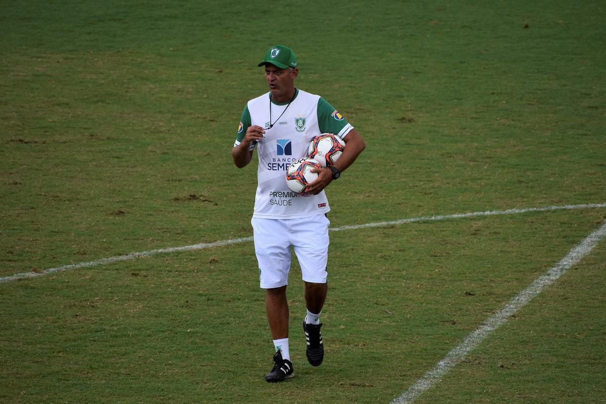 1. Lisca (Amrica) - o tcnico do Coelho iniciar a disputa da Srie A com o trabalho mais longevo do pas. Desde 30 de janeiro de 2020 no Amrica, Lisca eliminou esteretipos, conduziu uma campanha histrica na Copa do Brasil e foi vice-campeo da Srie B.