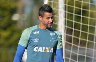 Fotos do treinamento do Cruzeiro desta tera-feira, na Toca II (Alexandre Guzanshe/EM D.A Press)