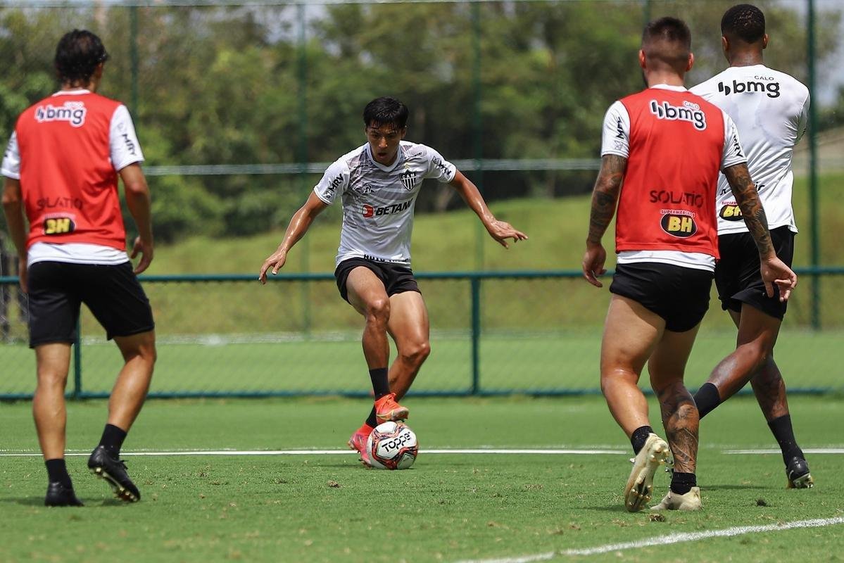 Depois da derrota para a Caldense, por 2 a 1, em Poços de Caldas, jogadores do Atlético voltaram ao trabalho nesta sexta-feira na Cidade do Galo.