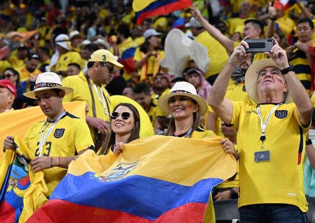 Torcedores do Equador no jogo de abertura da Copa do Mundo