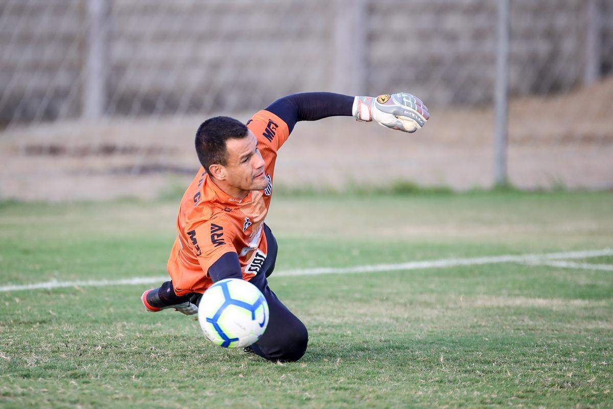 Fotos do primeiro treino comandado por Vagner Mancini no Atltico