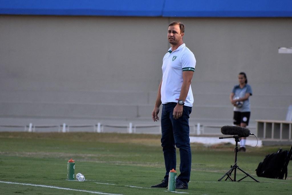 Fotos do empate entre Vila Nova e Amrica