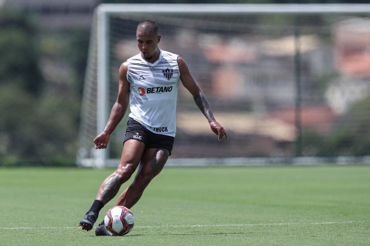 Primeiro treino comandado por Cuca desde a volta ao Atltico