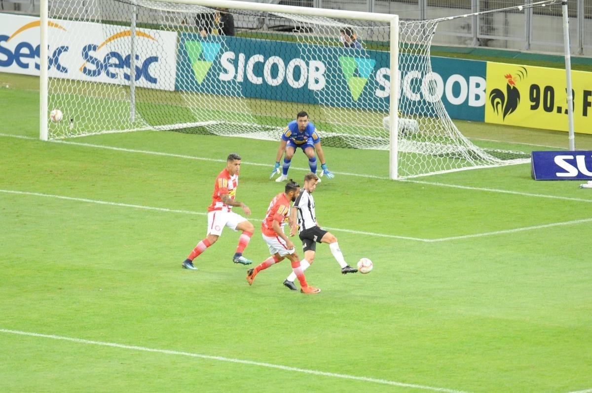 Fotos do primeiro jogo da deciso do Campeonato Mineiro, entre Atltico e Tombense, no Mineiro, em Belo Horizonte.