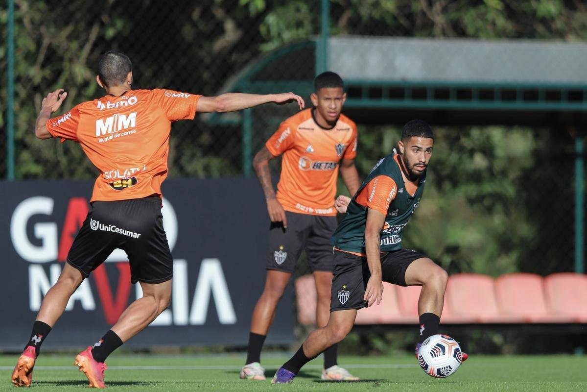 Fotos do treino do Atltico antes da viagem para a Argentina