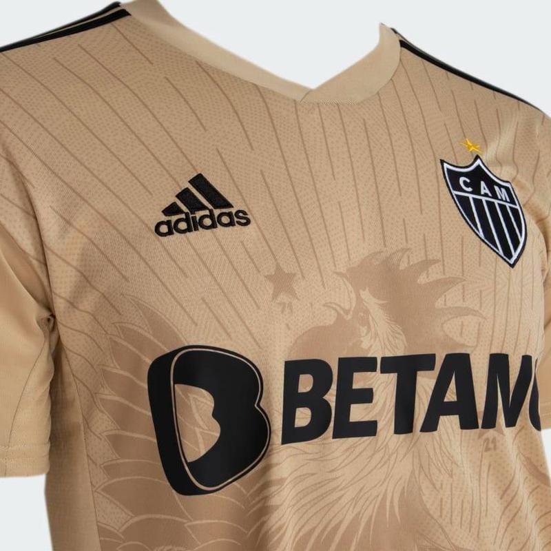 Imagens da camisa dourada do Atltico. Este  o quarto uniforme de jogo lanado pelo Galo em parceria com a Adidas na temporada 2022