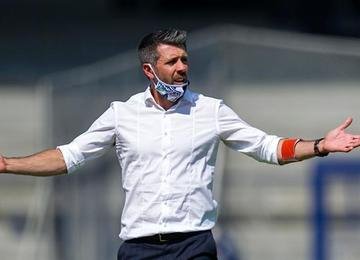 Treinador de 38 anos esteve por último no Pachuca, do México, e será anunciado nas próximas horas pelo clube celeste