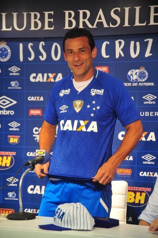 Fred foi apresentado no Cruzeiro pelo presidente Wagner Pires de S e pelo vice Itair Machado