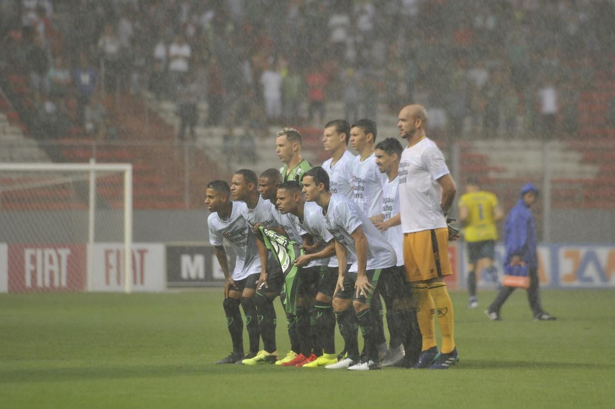 Fotos da partida entre Amrica e Cruzeiro, no Independncia, pelo Campeonato Mineiro