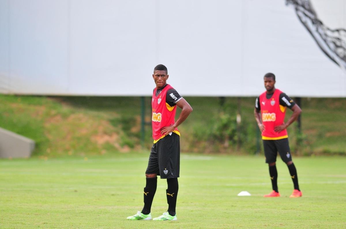 Jesiel (2020) - Revelado pelo Atltico em 2015, Jesiel no teve muito espao no clube e foi emprestado algumas vezes. Em 2018, foi cedido do Kawasaki Frontale, do Japo. Aps se destacar no clube, foi comprado pelos asiticos em 2020. 