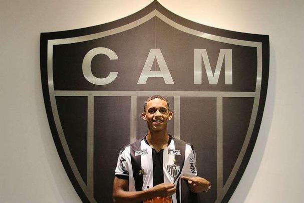 Reforço para temporada, Dylan Borrero assinou com Atlético até 2024. O meia-atacante tem apenas 18 anos e chega ao clube com grandes expectativas