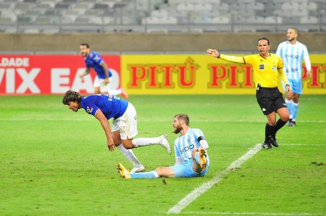 Fotos de Cruzeiro x Londrina, no Mineiro, pela 15 rodada da Srie B