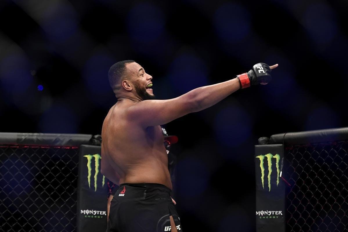 Z Colmeia vibra com a equipe, a American Top Team, aps finalizao 