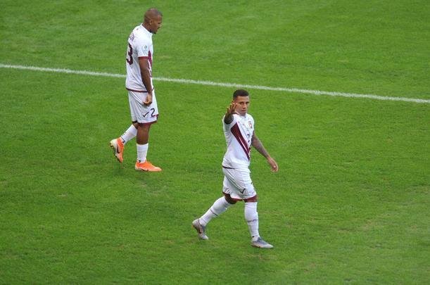 Imagens da partida entre Bolvia e Venezuela