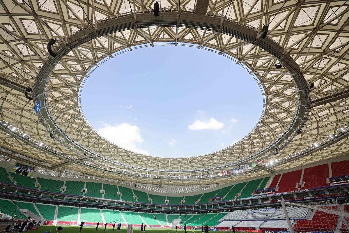 Estdio Al Thumama: arena da Copa tem capacidade para 40 mil torcedores e fica em Doha, capital do Catar. Foi projetado por pessoas nascidas no pas e reflete tradio familiar catari
