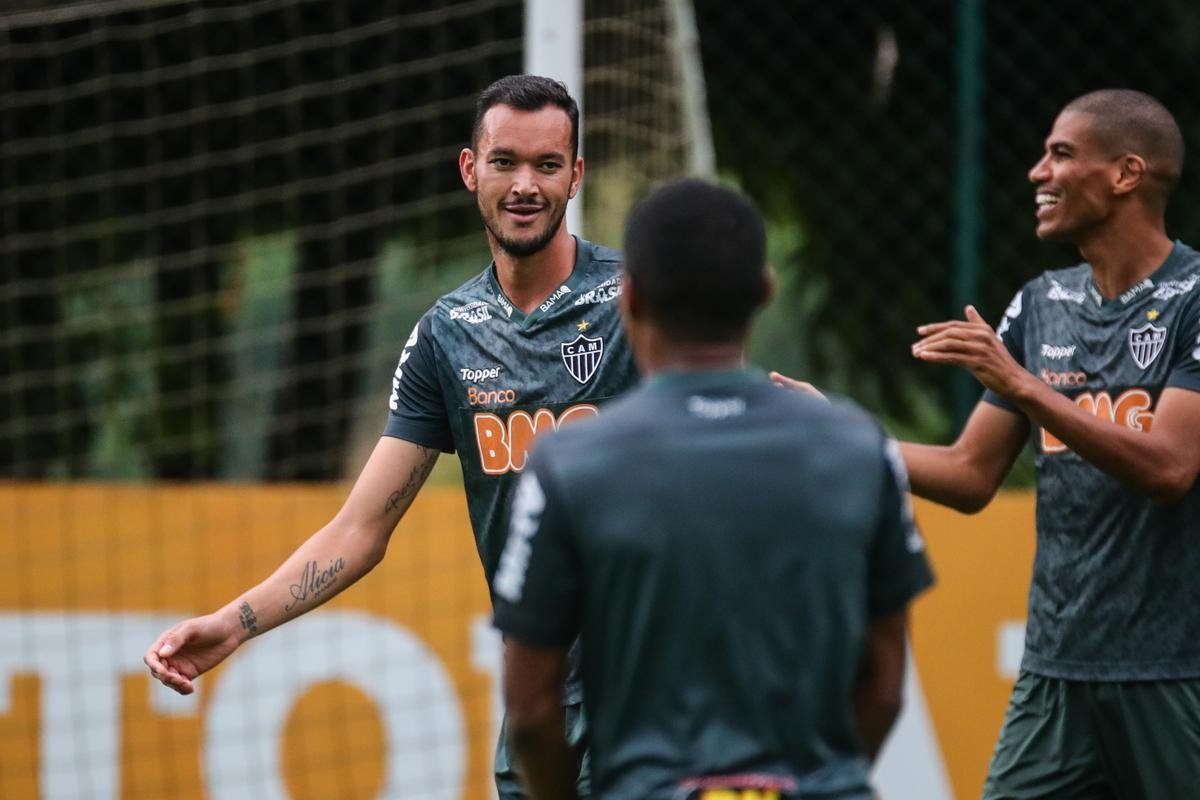 Jogadores do Atltico treinaram nesta tera-feira, vspera do jogo com o Defensor