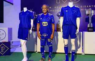 Cruzeiro deu mais detalhes do seu novo uniforme para o ano do centenrio